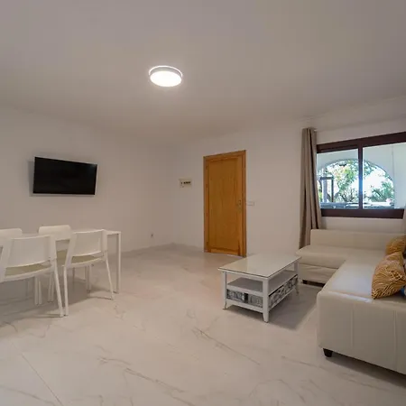 Aparthotel Casadelmar 23 Vacacionales Marbella