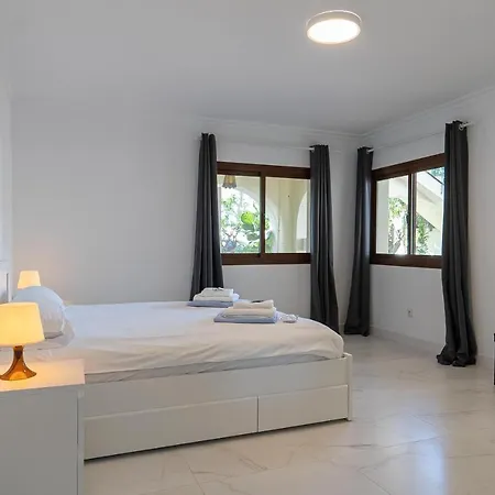 Casadelmar 23 Vacacionales Aparthotel Marbella